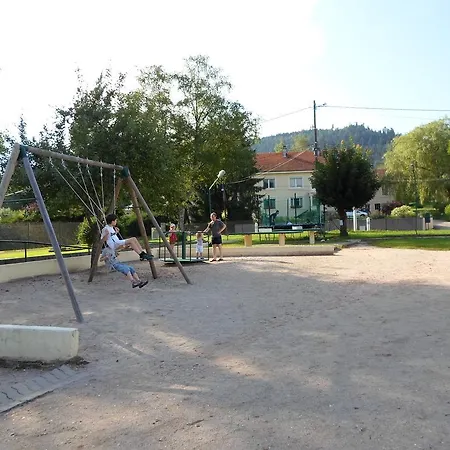 Campsite Les Pinasses La Chapelle (Lorraine)
