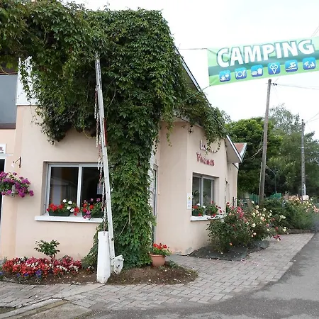 Les Pinasses Camping La Chapelle (Lorraine)