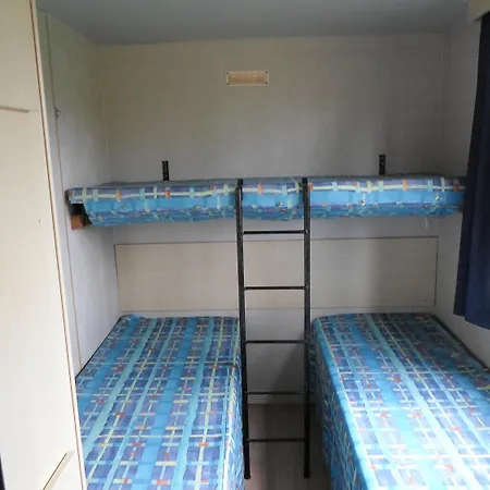 Campsite Les Pinasses La Chapelle (Lorraine)
