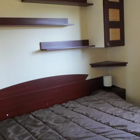 Les Pinasses La Chapelle