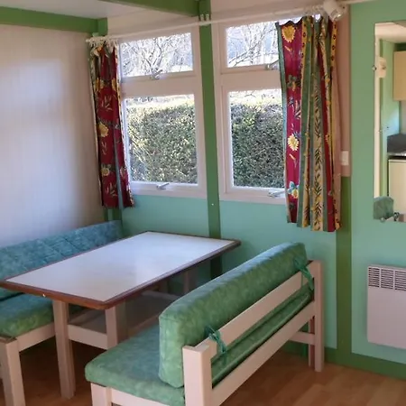 Les Pinasses Kemping La Chapelle