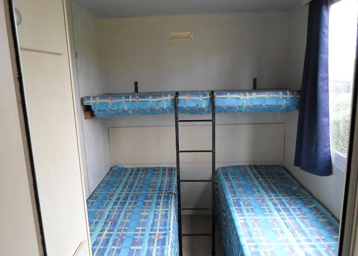 Kemp Les Pinasses La Chapelle (Lorraine)