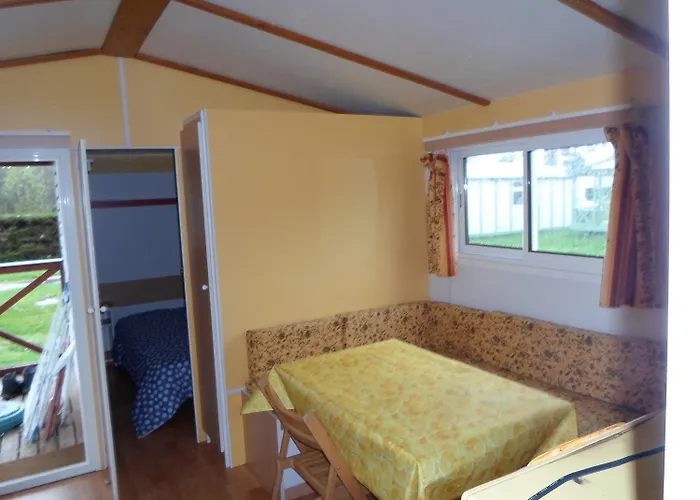 Kemp Les Pinasses La Chapelle (Lorraine)